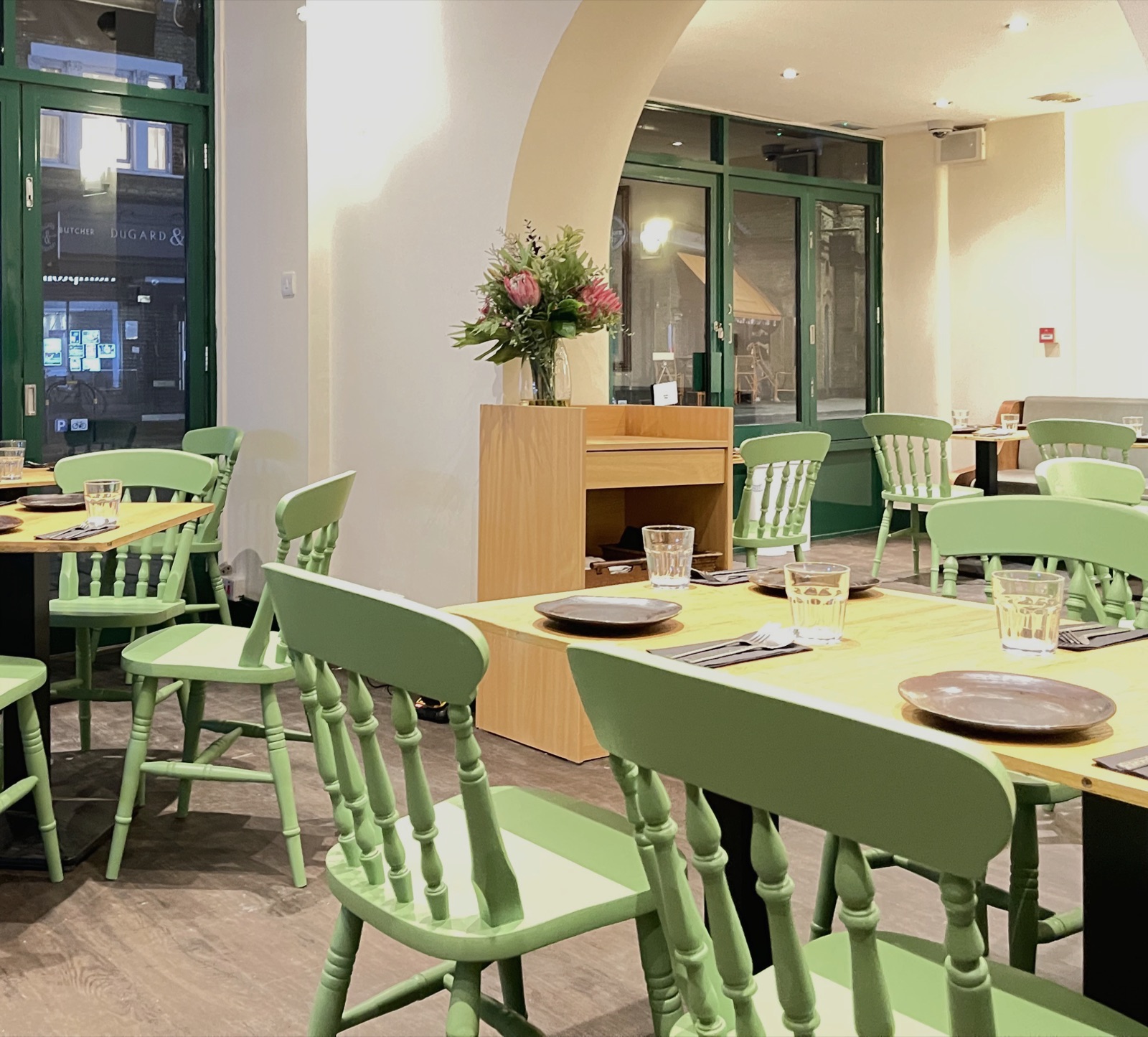 Earlsfield — Phakoon Thai Kitchen